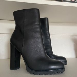 Aldo size 8 heeled boots